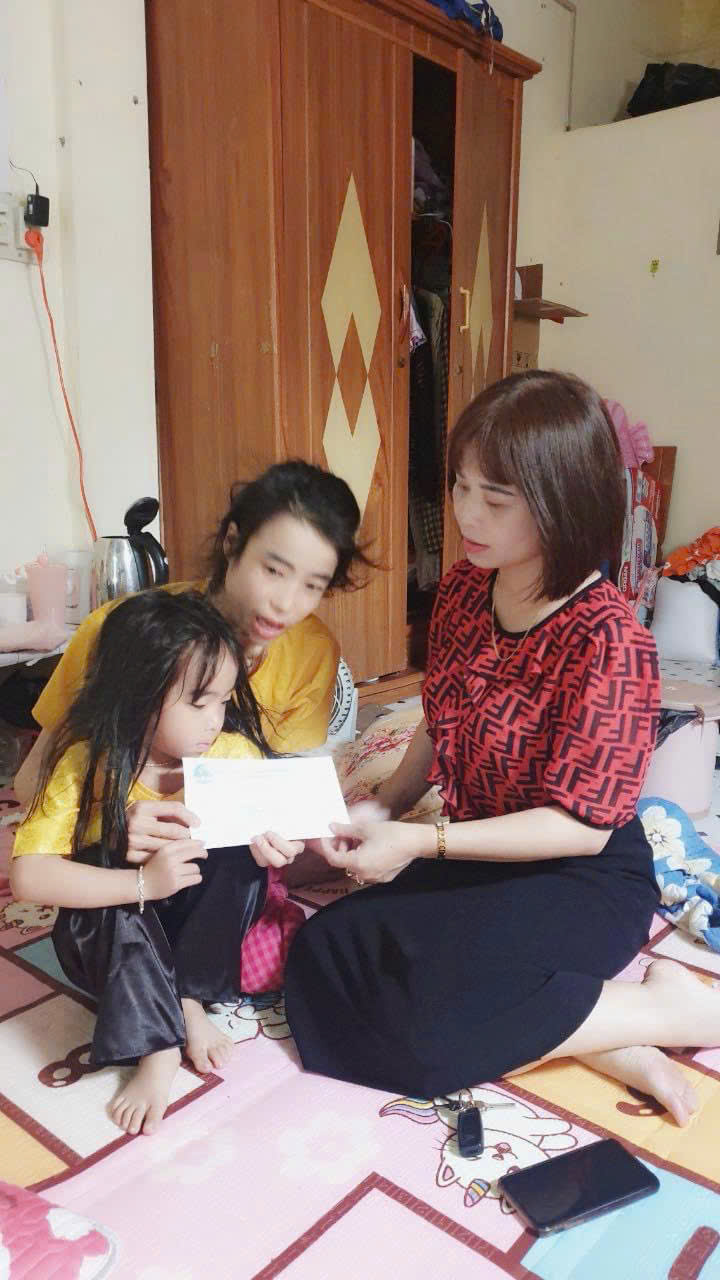 Hội LHPN phường Bồ Xuyên động viên  hội viên có hoàn cảnh khó khăn trên địa bàn